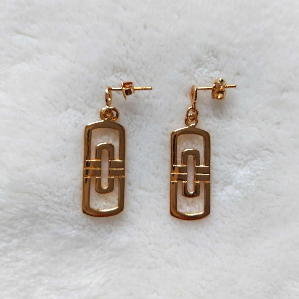 Sleek Gold Earrings